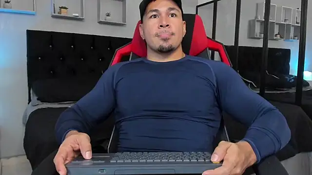 tyler hank01 online show from February 25, 2:28 pm