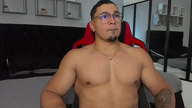 tyler hank01 online show from October 28, 7:02 pm