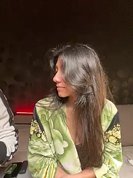 Snapshot of Kiscsillagg chatting on March 4, 7:43 pm Kiscsillagg online show from March 4, 7:43 pm