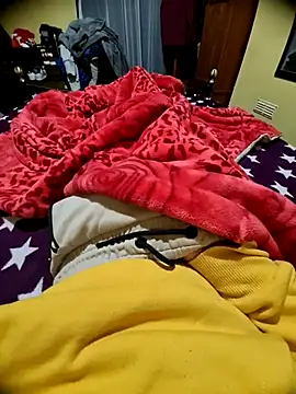 Snapshot of LuxxFin chatting on March 19, 2:16 am LuxxFin online show from March 19, 2:16 am