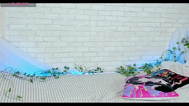 LinaKenny online show from March 11, 6:46 pm