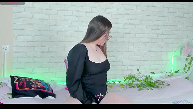 LinaKenny online show from November 13, 4:22 pm