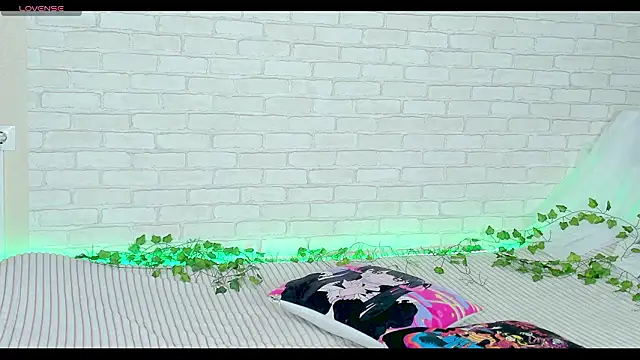 LinaKenny online show from February 5, 1:18 pm