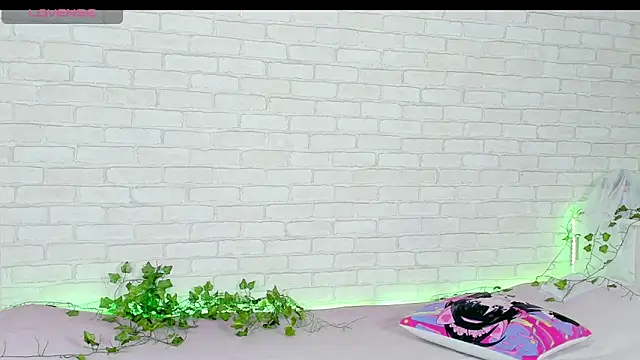 LinaKenny online show from December 4, 4:06 pm