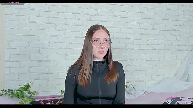 LinaKenny online show from January 15, 5:49 pm