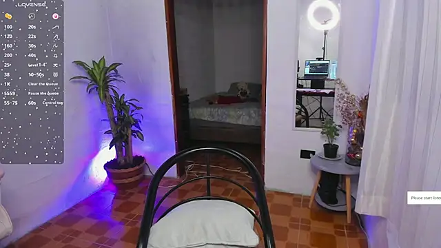 Snapshot of KiaMiller chatting on February 18, 8:14 pm KiaMiller online show from February 18, 8:14 pm