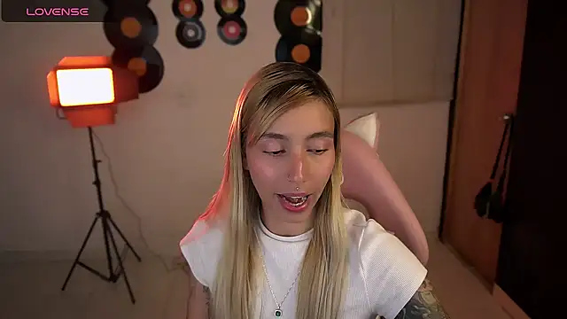 Saucy Jenn online show from April 11, 3:47 am