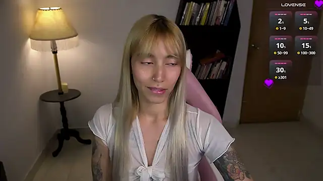 Saucy Jenn online show from February 28, 3:39 am