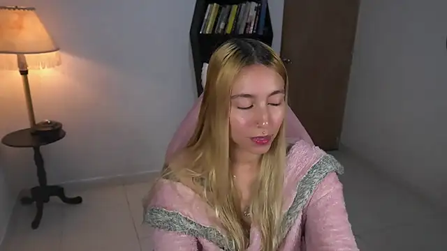 Saucy Jenn online show from November 13, 1:42 am