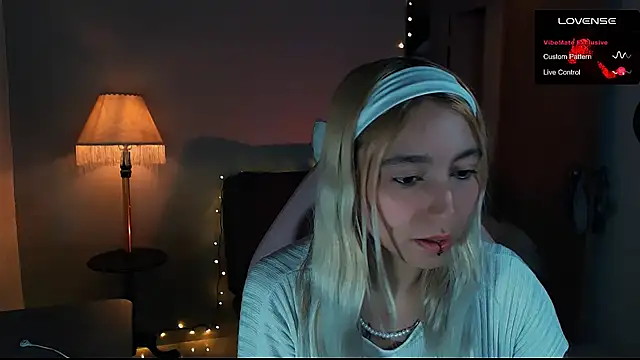 Snapshot of Saucy_Jenn chatting on January 12, 9:19 pm Saucy Jenn online show from January 12, 9:19 pm