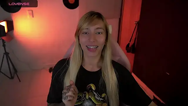 Saucy Jenn online show from April 17, 3:53 am