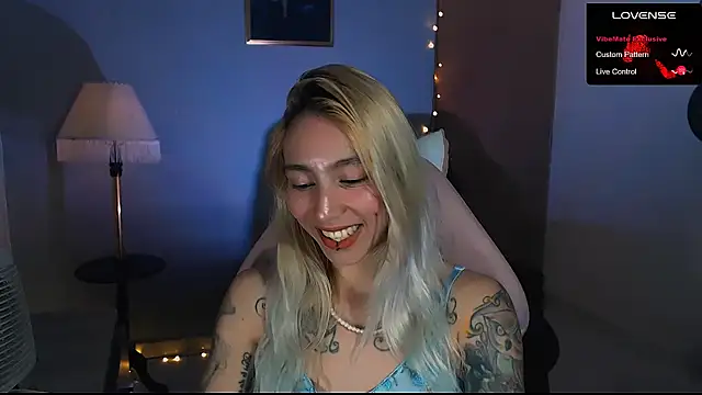 Snapshot of Saucy_Jenn chatting on February 1, 2:16 am Saucy Jenn online show from February 1, 2:16 am