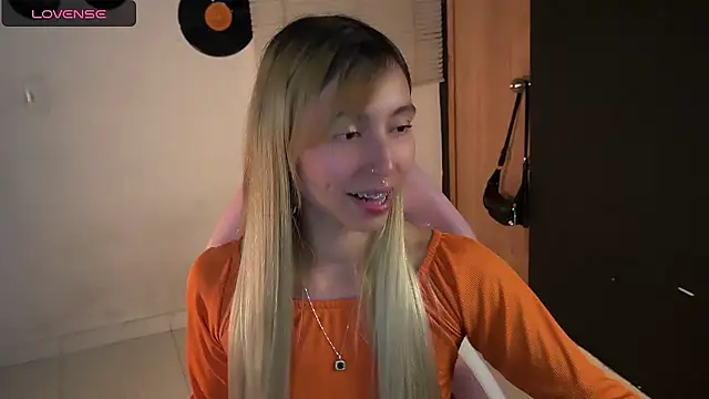 Saucy Jenn online show from June 7, 2:17 am