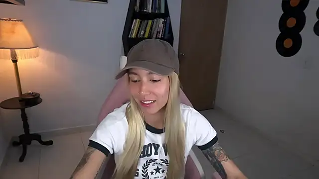 Saucy Jenn online show from November 14, 1:42 am