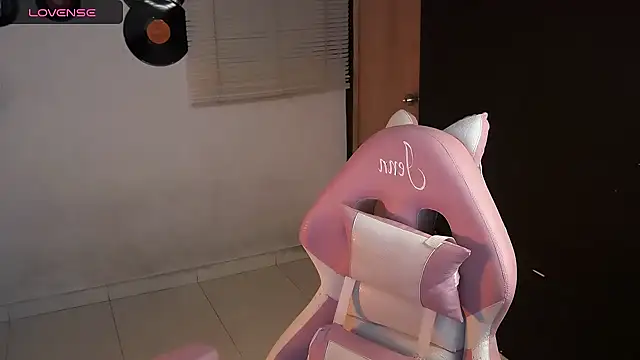 Saucy Jenn online show from May 30, 3:24 am