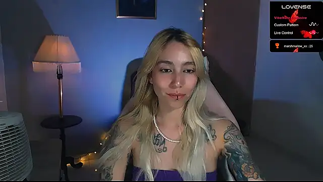 Snapshot of Saucy_Jenn chatting on February 2, 4:59 am Saucy Jenn online show from February 2, 4:59 am