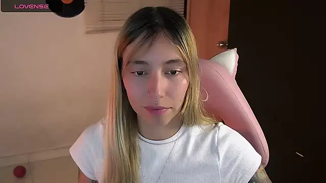 Saucy Jenn online show from June 20, 3:55 am