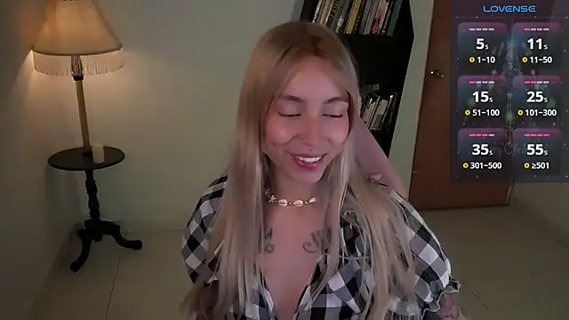 Saucy Jenn online show from January 17, 2:37 am