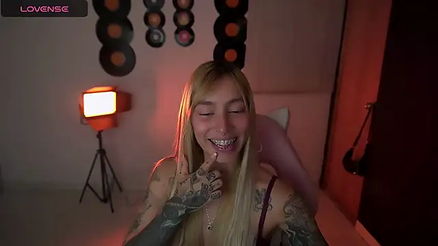 Saucy Jenn online show from April 12, 3:43 am