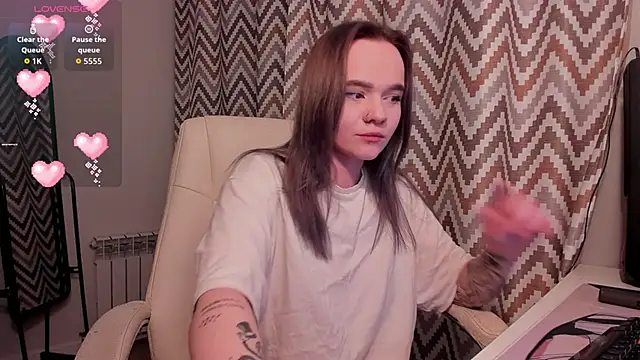 SarahRomantic online show from April 8, 7:04 pm