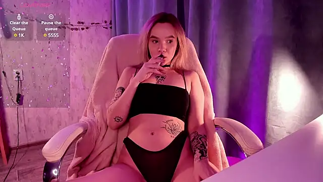 SarahRomantic online show from January 20, 4:23 pm