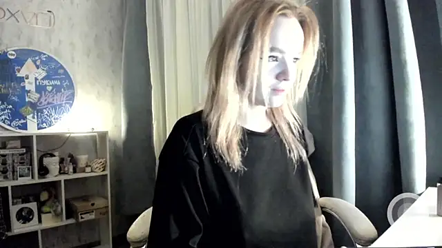 SarahRomantic online show from February 17, 8:38 pm