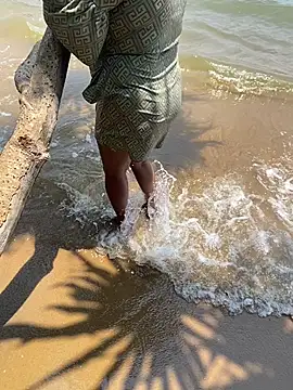  Cute ariana  online show from March 29, 7:10 am