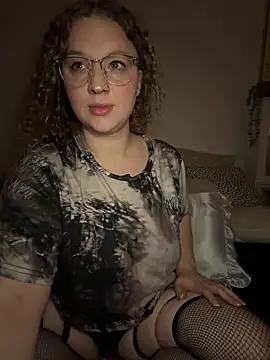 Snapshot of EmmieRae chatting on November 1, 5:03 am EmmieRae online show from November 1, 5:03 am