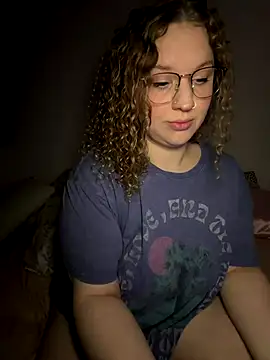 Snapshot of EmmieRae chatting on December 1, 3:40 am EmmieRae online show from December 1, 3:40 am