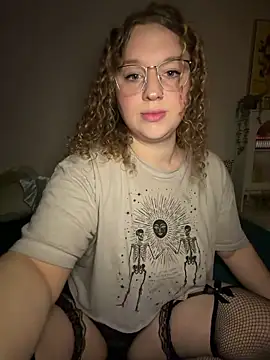 Snapshot of EmmieRae chatting on October 27, 3:51 am EmmieRae online show from October 27, 3:51 am