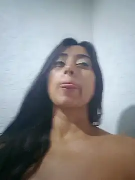 Snapshot of Valentinne_z chatting on October 14, 3:51 am Valentinne z online show from October 14, 3:51 am