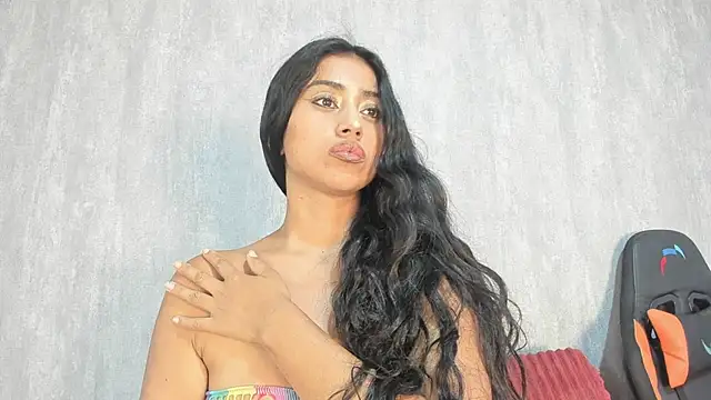 Snapshot of Valentinne_z chatting on February 26, 2:52 am Valentinne z online show from February 26, 2:52 am