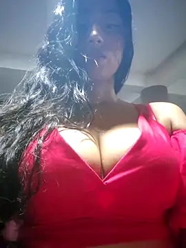 Snapshot of Valentinne_z chatting on February 15, 4:25 am Valentinne z online show from February 15, 4:25 am