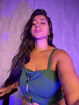 Valentinne z online show from December 14, 2:00 pm