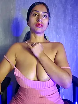 Snapshot of Valentinne_z chatting on February 14, 3:26 pm Valentinne z online show from February 14, 3:26 pm