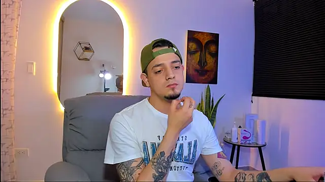 alejandro calderon1 online show from January 18, 3:32 am