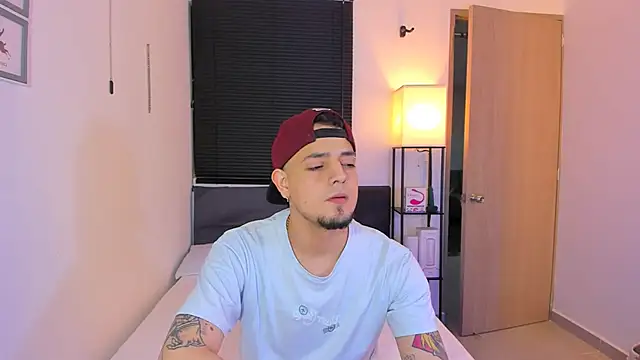 alejandro calderon1 online show from April 5, 4:52 am