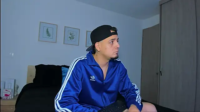 alejandro calderon1 online show from December 20, 4:04 am