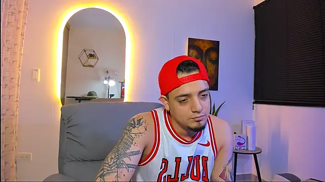 alejandro calderon1 online show from February 21, 4:03 am