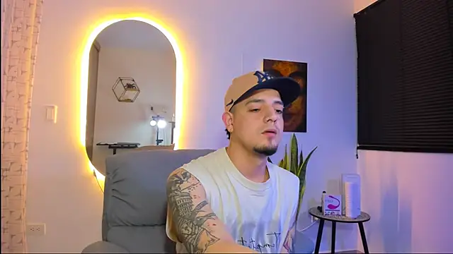 alejandro calderon1 online show from February 12, 4:12 am