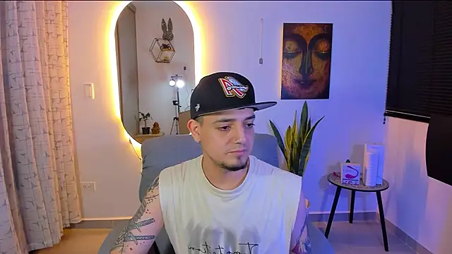 alejandro calderon1 online show from March 18, 3:31 am