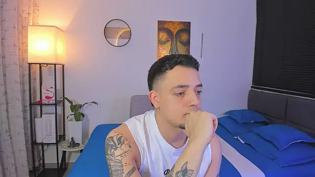 alejandro calderon1 online show from May 18, 1:39 am