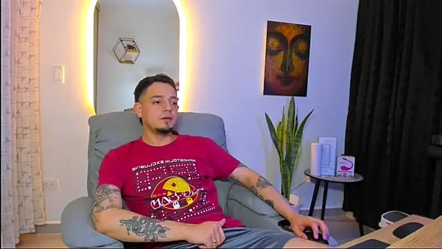 alejandro calderon1 online show from December 23, 5:29 am