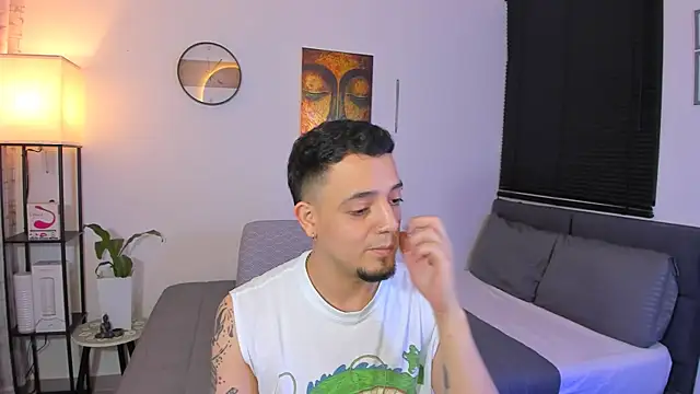 alejandro calderon1 online show from May 20, 1:57 am