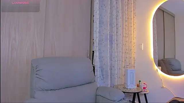 Snapshot of alejandro_calderon1 chatting on November 20, 3:51 am alejandro calderon1 online show from November 20, 3:51 am