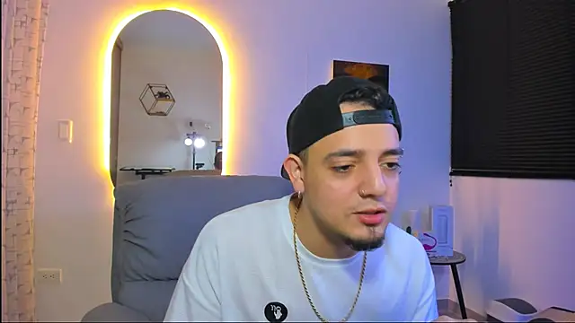 alejandro calderon1 online show from February 17, 4:10 am