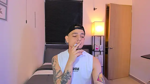 alejandro calderon1 online show from April 12, 5:33 am