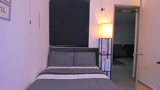 alejandro calderon1 online show from April 15, 5:46 am