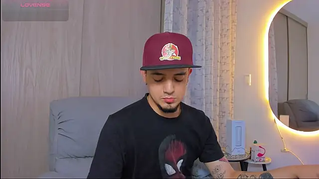 Snapshot of alejandro_calderon1 chatting on November 23, 2:54 am alejandro calderon1 online show from November 23, 2:54 am