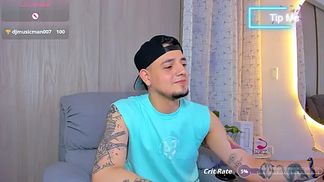 alejandro calderon1 online show from October 3, 3:52 am